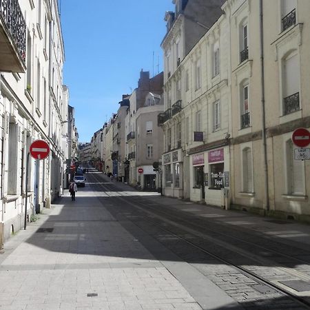 Апартаменты Hyper Centre Rue De La Roe Анже Экстерьер фото